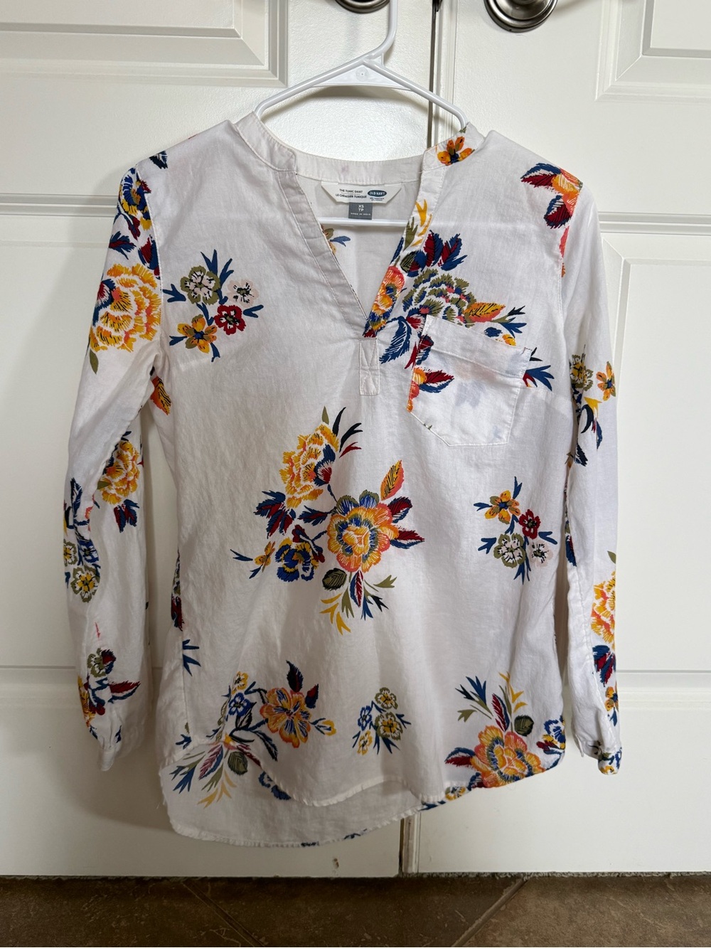 Old Navy White Floral Split-Neck Long-Sleeve Tunic Top